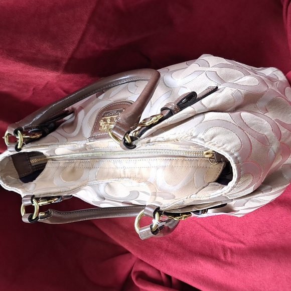 COACH CARRIAGE COLLECTION Cream Satin SIGNATURE SHOULDER EC - Picture 9 of 14